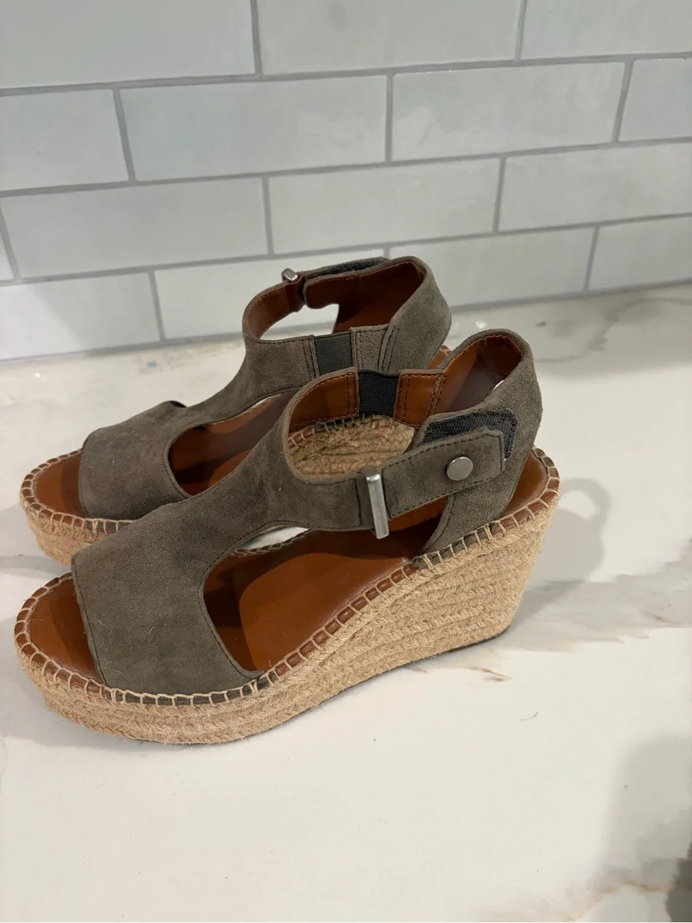 Franco Sarto Women’s Olive Suede Espadrille Wedge Sandals Size 8